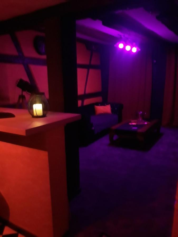 Love Room Le Rouge Et Noir Barr Kültér fotó