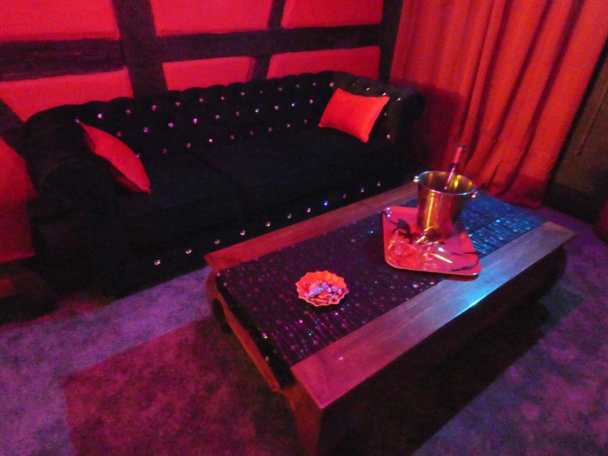 Love Room Le Rouge Et Noir Barr Kültér fotó