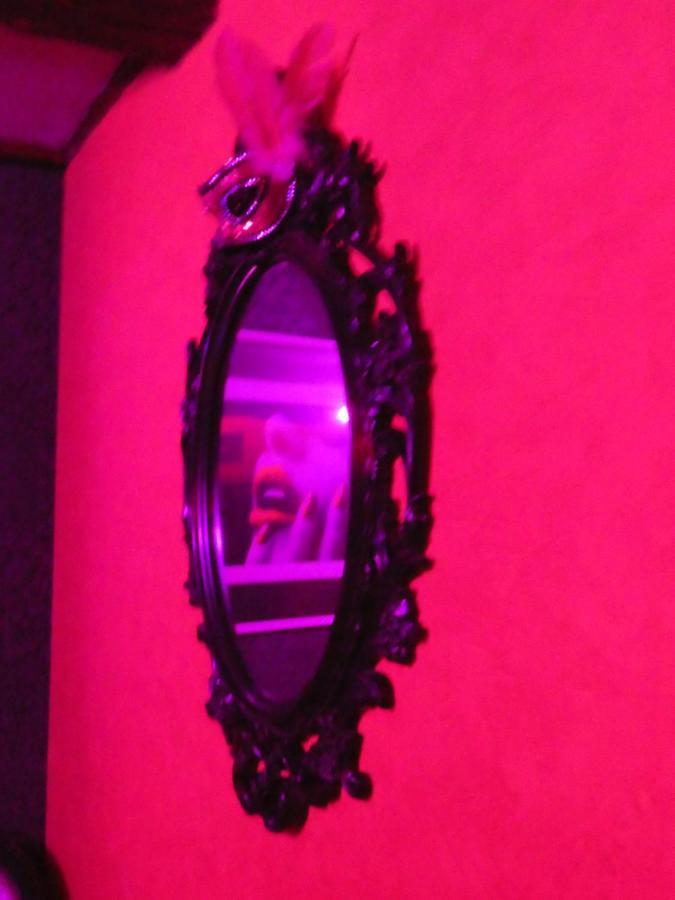 Love Room Le Rouge Et Noir Barr Kültér fotó
