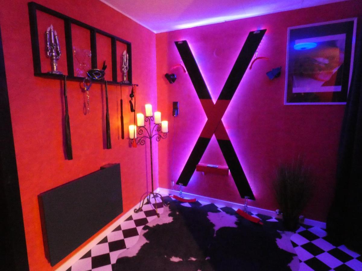 Love Room Le Rouge Et Noir Barr Kültér fotó