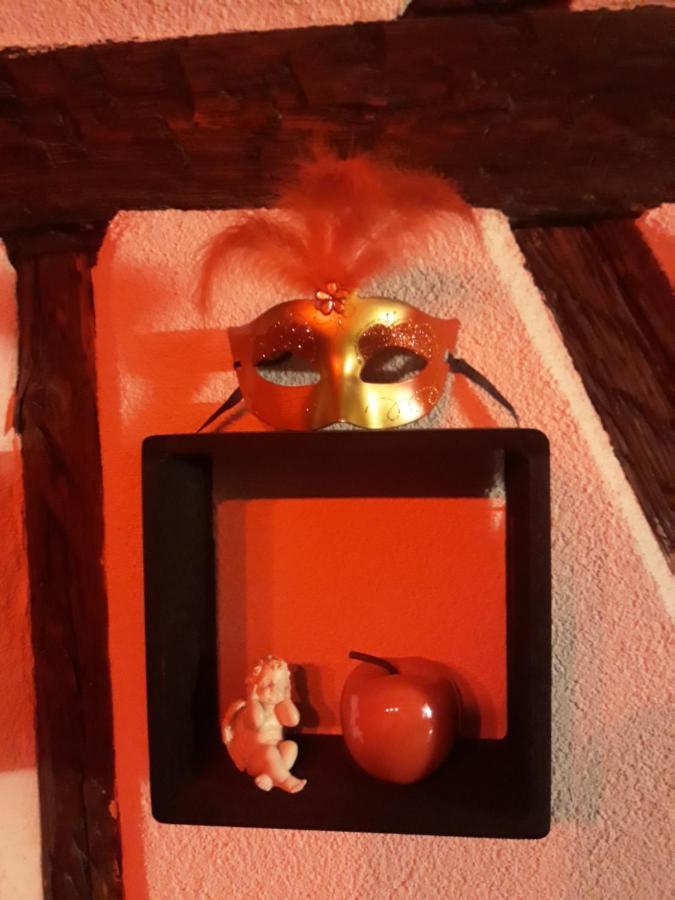Love Room Le Rouge Et Noir Barr Kültér fotó