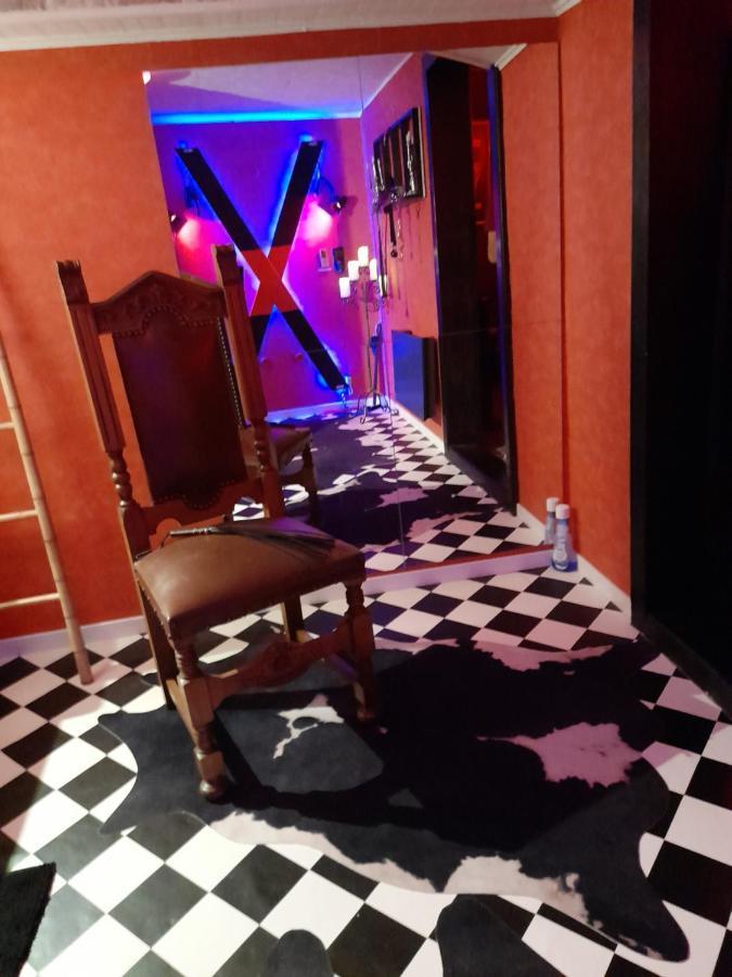 Love Room Le Rouge Et Noir Barr Kültér fotó