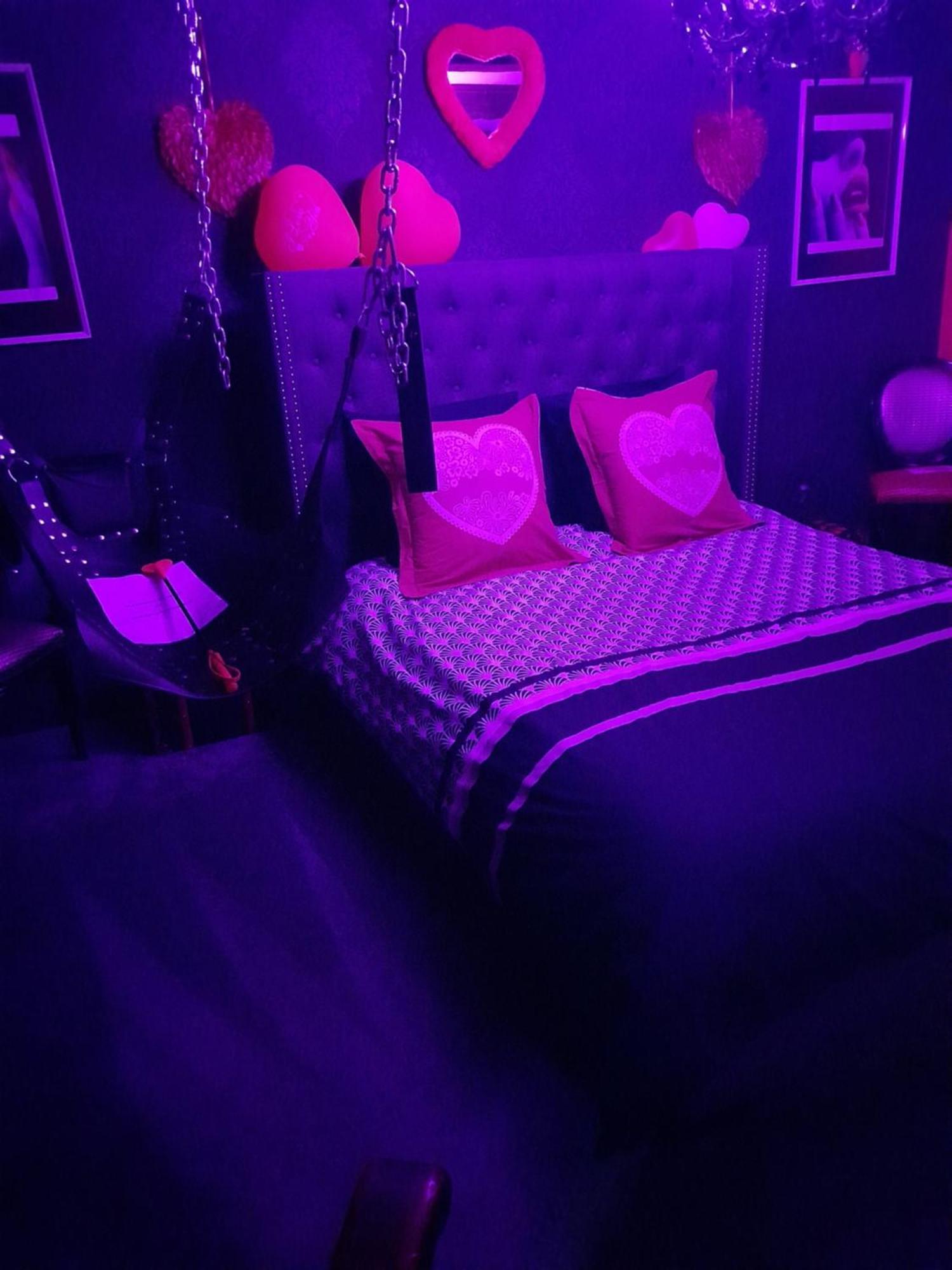 Love Room Le Rouge Et Noir Barr Kültér fotó