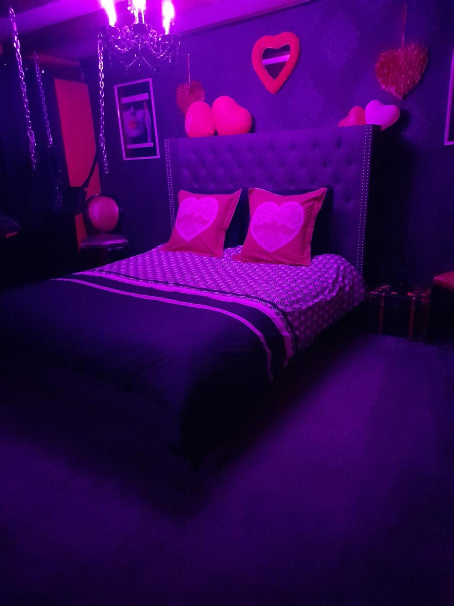 Love Room Le Rouge Et Noir Barr Kültér fotó
