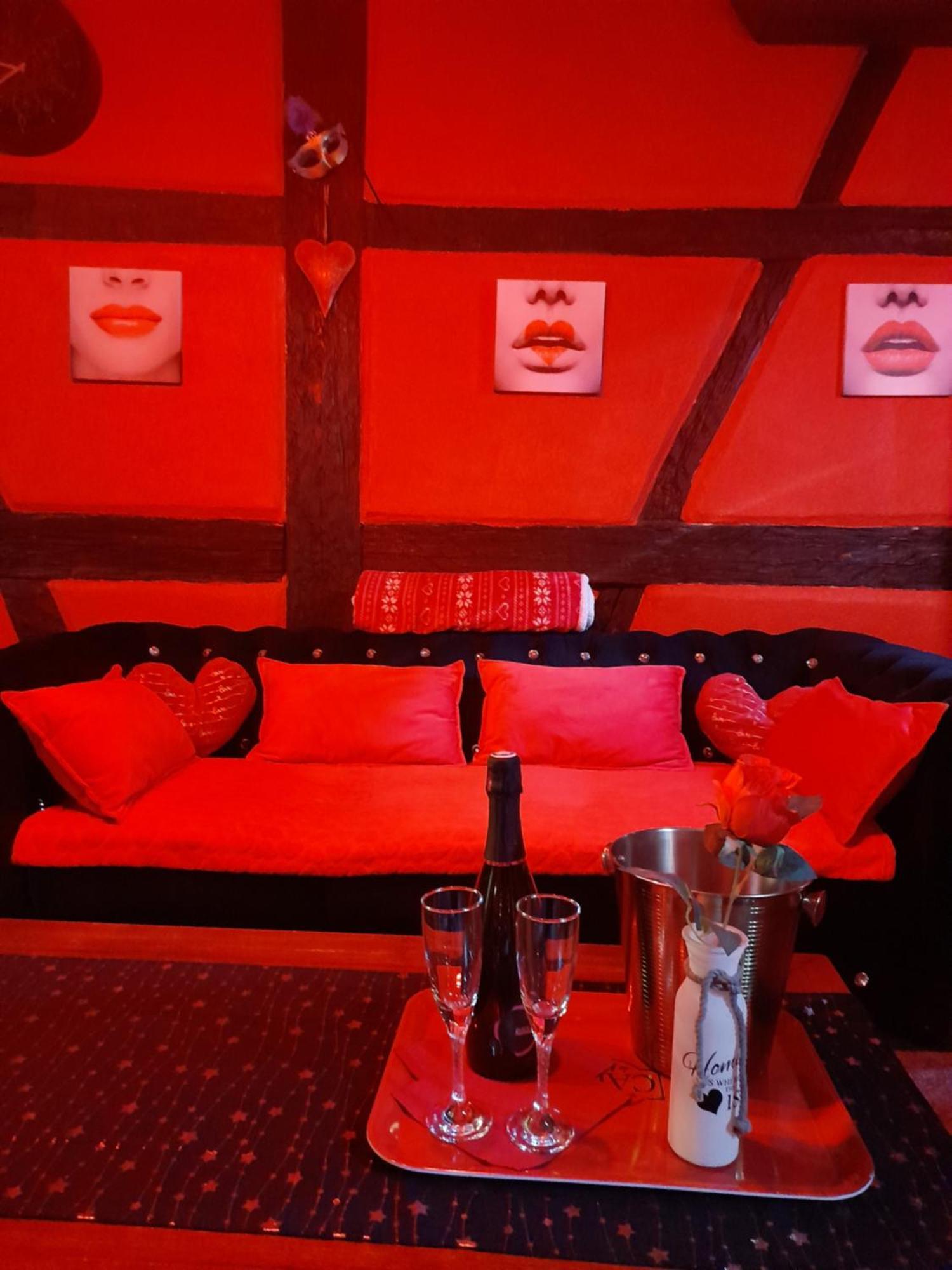 Love Room Le Rouge Et Noir Barr Kültér fotó