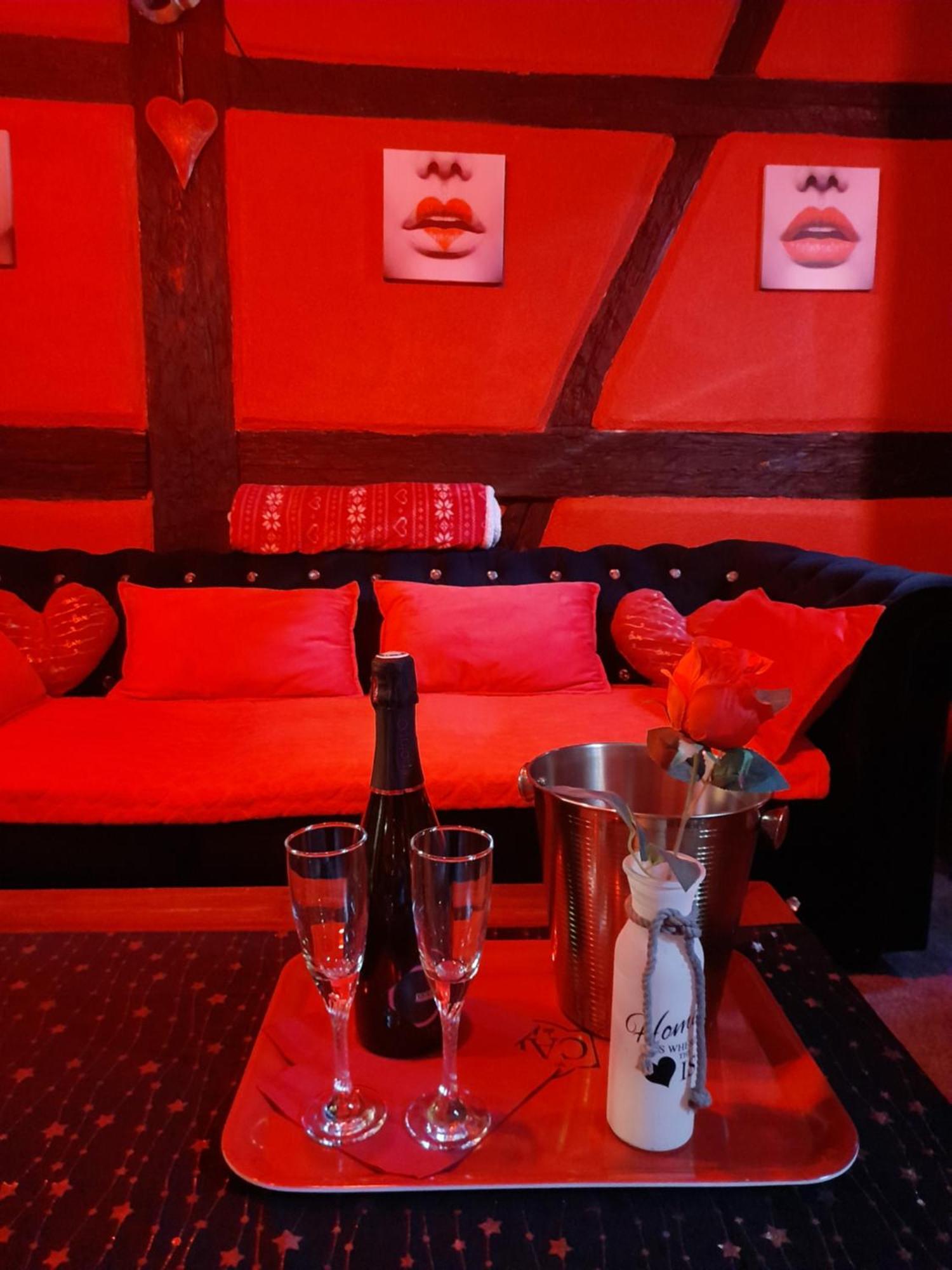 Love Room Le Rouge Et Noir Barr Kültér fotó